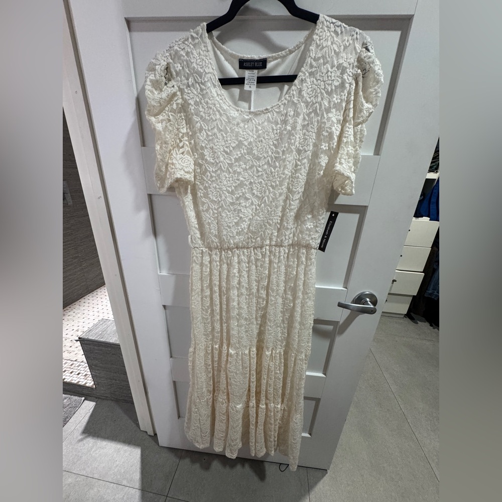 Ashley Blue Elegant Lace Midi Dress in Cream size XL